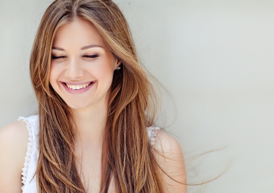 woman with straight caramel brown hair