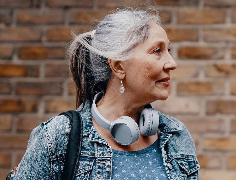 ponytail with long gray hair for older woman