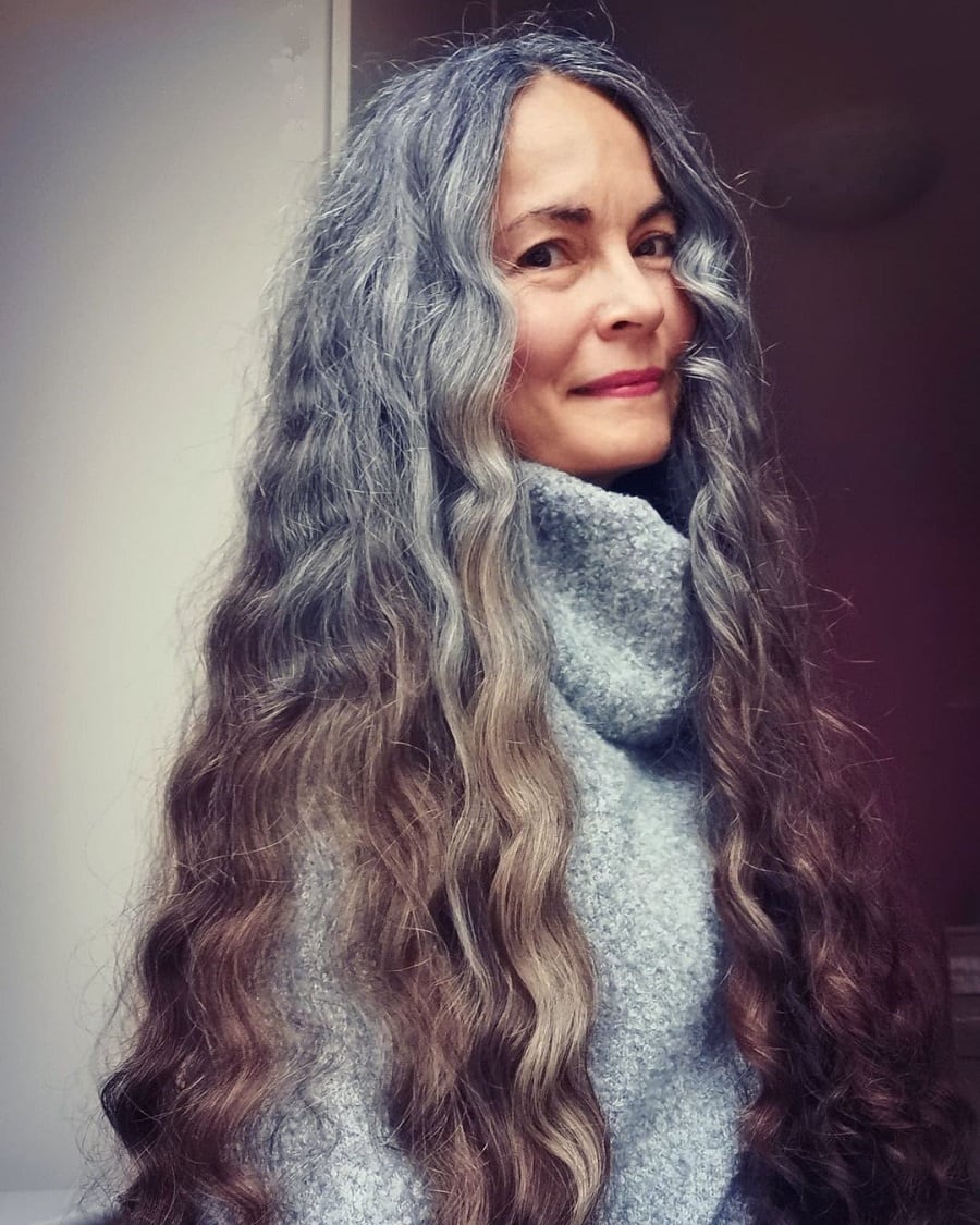 alt and pepper hair for women over 60