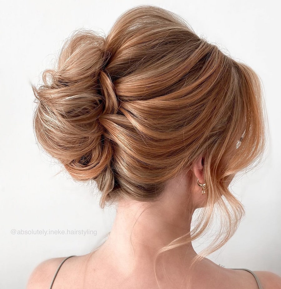 strawberry blonde hair bun