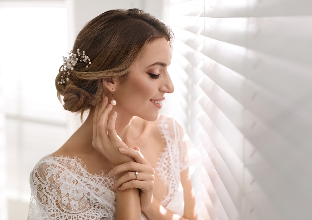 wedding low bun for medium hair